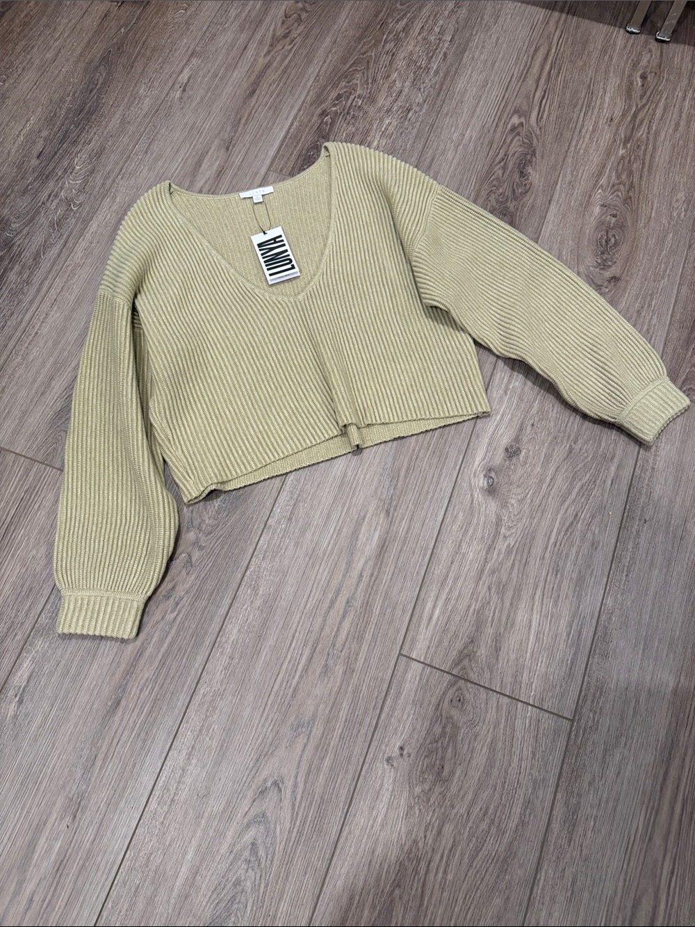 NWT Lunya Cotton Silk Reversible Ribbed V-Neck Cropped Ribbed Sweater in Sage